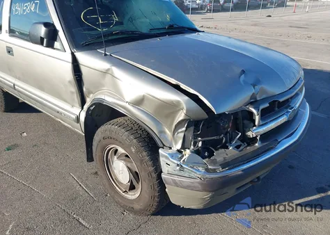2000 Chevrolet Blazer Lt from USA, damaged, VIN 1GNDT13W5Y2245883